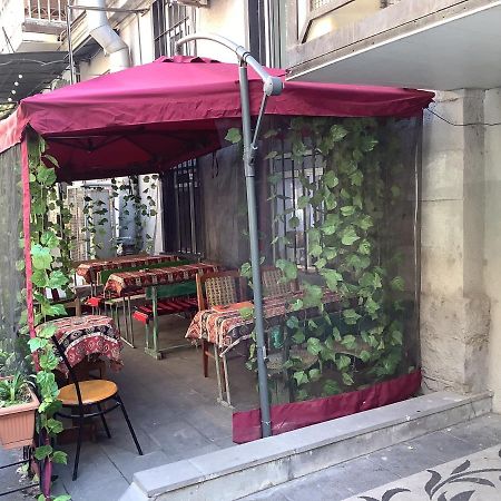 Sev Group Hostel Yerevan Bagian luar foto