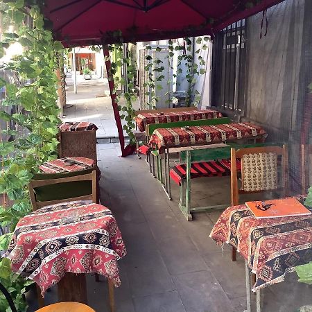 Sev Group Hostel Yerevan Bagian luar foto